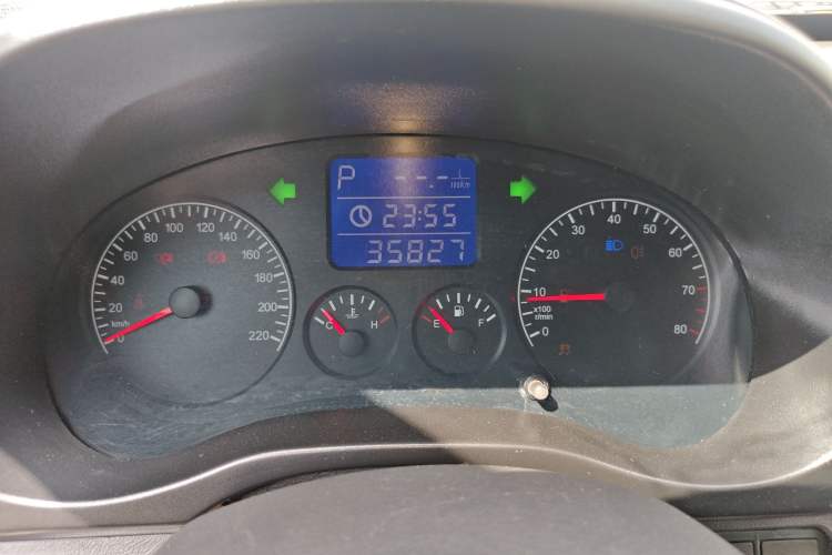 Used Chery Tiggo 3 2015 1.6L CVT ZhiShang Commemorative Edition Instrument Cluster