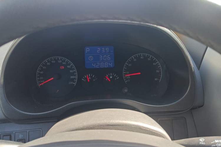 Used Chery Tiggo 3 2015 1.6L CVT ZhiShang Commemorative Edition Instrument Cluster