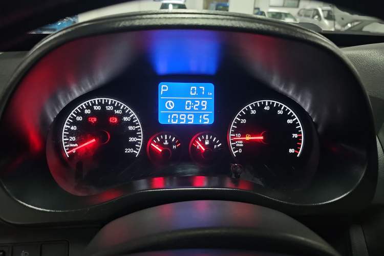Used Chery Tiggo 3 2015 1.6L CVT ZhiShang Commemorative Edition Instrument Cluster
