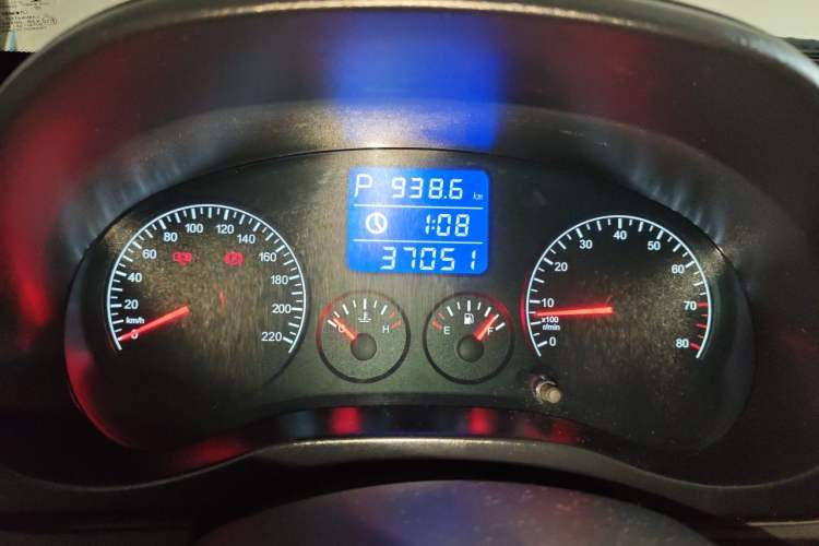 Used Chery Tiggo 3 2015 1.6L CVT ZhiShang Commemorative Edition Instrument Cluster