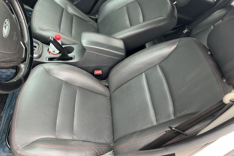 Used Chery Tiggo 3 2015 1.6L CVT ZhiShang Commemorative Edition Interior 1