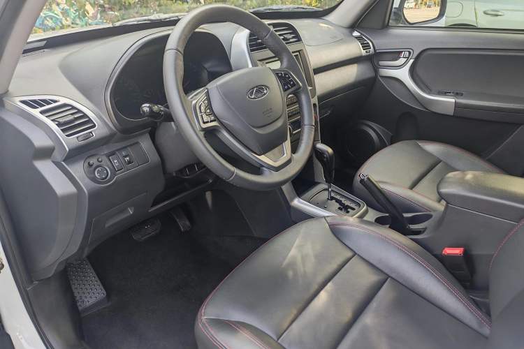 Used Chery Tiggo 3 2015 1.6L CVT ZhiShang Commemorative Edition Interior 1