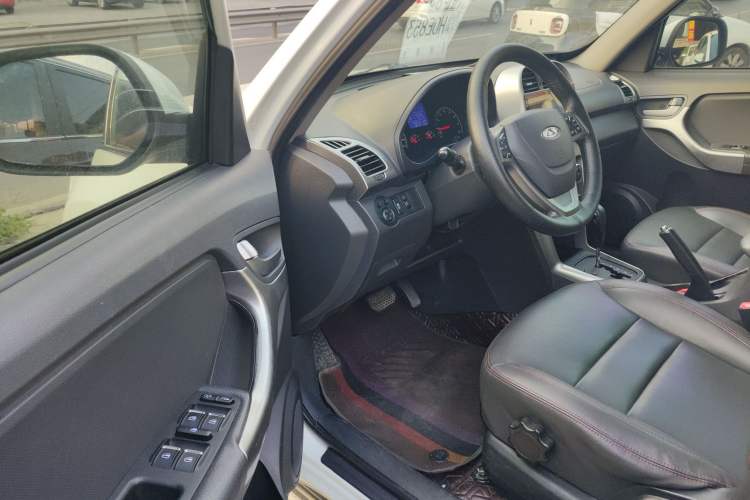 Used Chery Tiggo 3 2015 1.6L CVT ZhiShang Commemorative Edition Interior 2