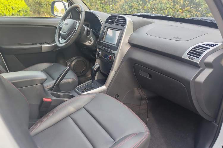 Used Chery Tiggo 3 2015 1.6L CVT ZhiShang Commemorative Edition Interior 3