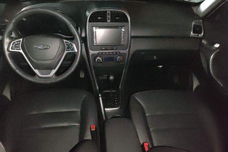 Used Chery Tiggo 3 2015 1.6L CVT ZhiShang Commemorative Edition Interior 3