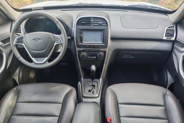 Used Chery Tiggo 3 2015 1.6L CVT ZhiShang Commemorative Edition Interior 4