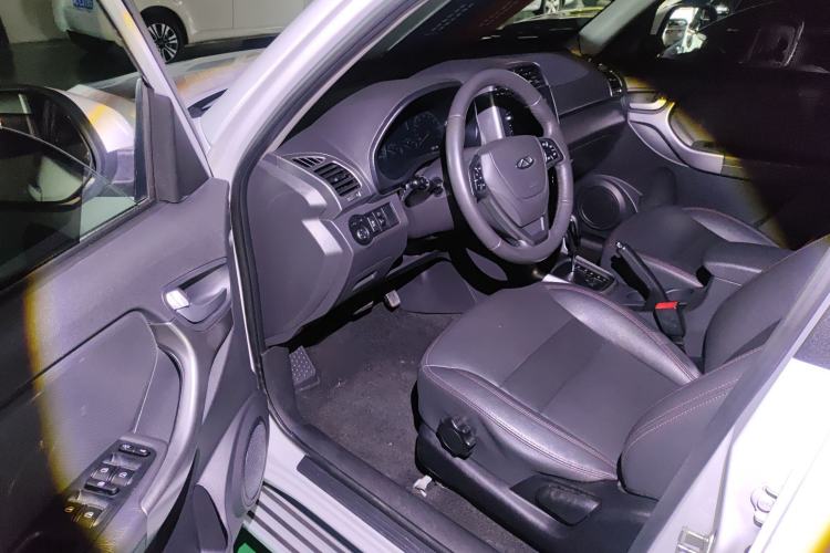 Used Chery Tiggo 3 2015 1.6L CVT ZhiShang Commemorative Edition Interior 6
