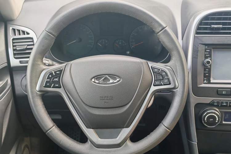 Used Chery Tiggo 3 2015 1.6L CVT ZhiShang Commemorative Edition Interior 7