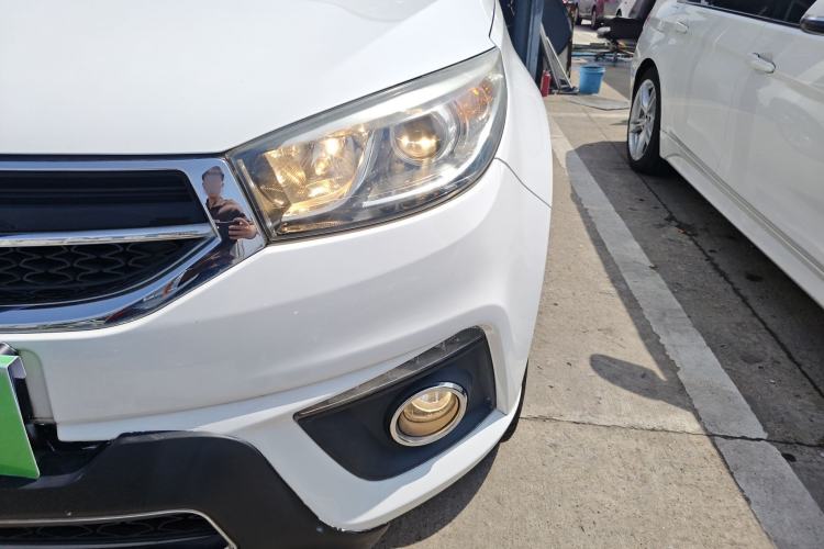 Used Chery Tiggo 3 2015 1.6L CVT ZhiShang Commemorative Edition Left Front Headlight