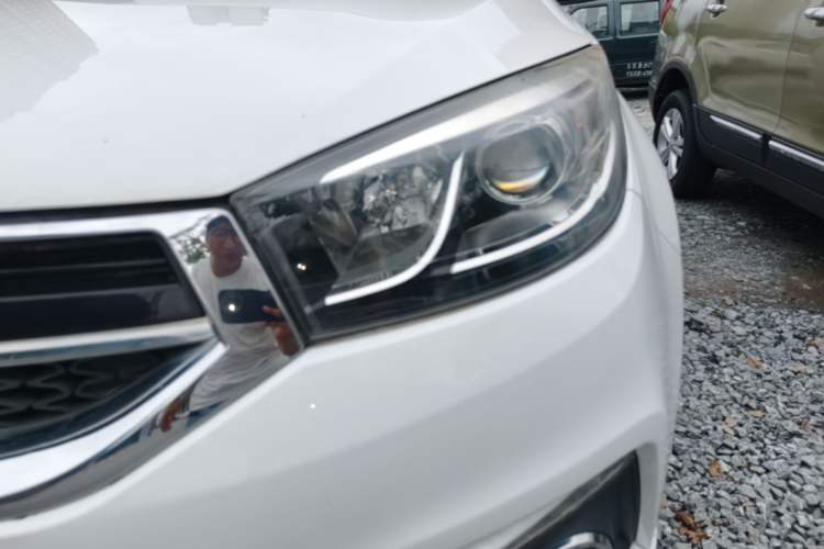 Used Chery Tiggo 3 2015 1.6L CVT ZhiShang Commemorative Edition Left Front Headlight