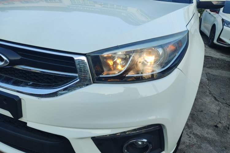 Used Chery Tiggo 3 2015 1.6L CVT ZhiShang Commemorative Edition Left Front Headlight
