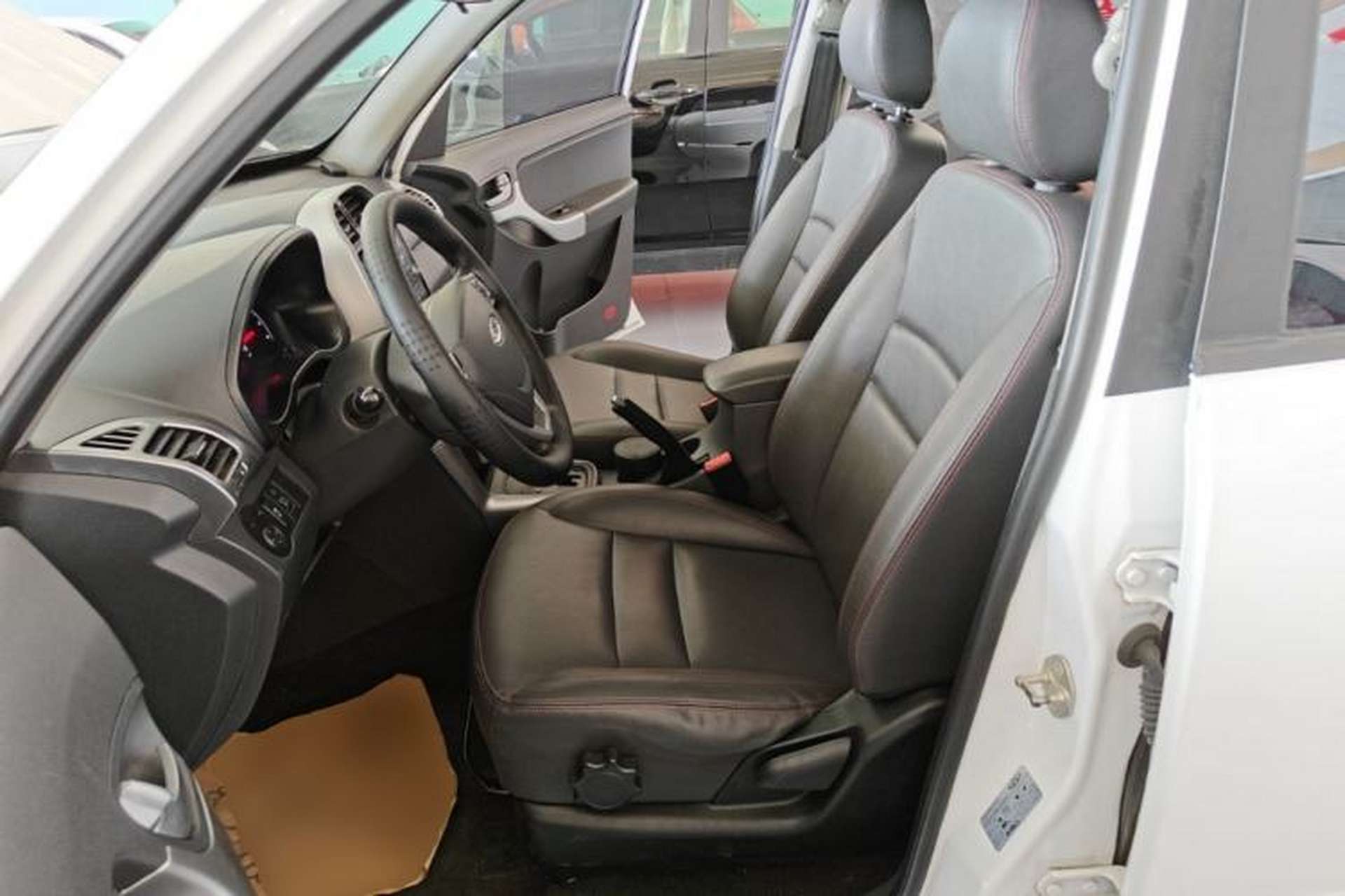 Used Chery Tiggo 3 2015 1.6L CVT ZhiShang Commemorative Edition Left Front Seat