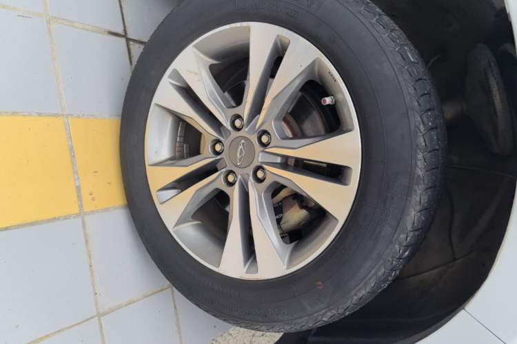 Used Chery Tiggo 3 2015 1.6L CVT ZhiShang Sport Edition Left Front Wheel Hub