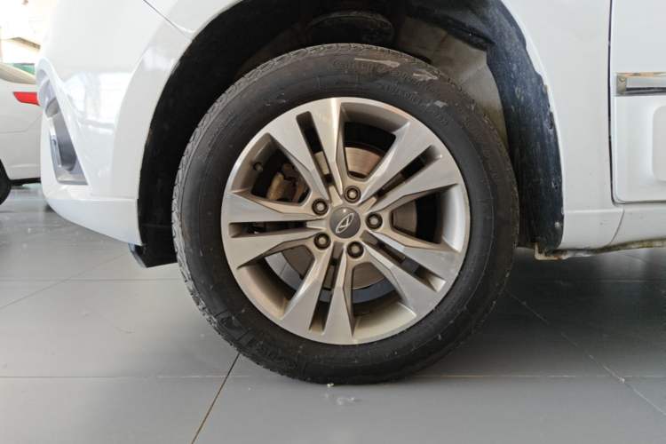 Used Chery Tiggo 3 2015 1.6L CVT ZhiShang Commemorative Edition Left Front Wheel Hub