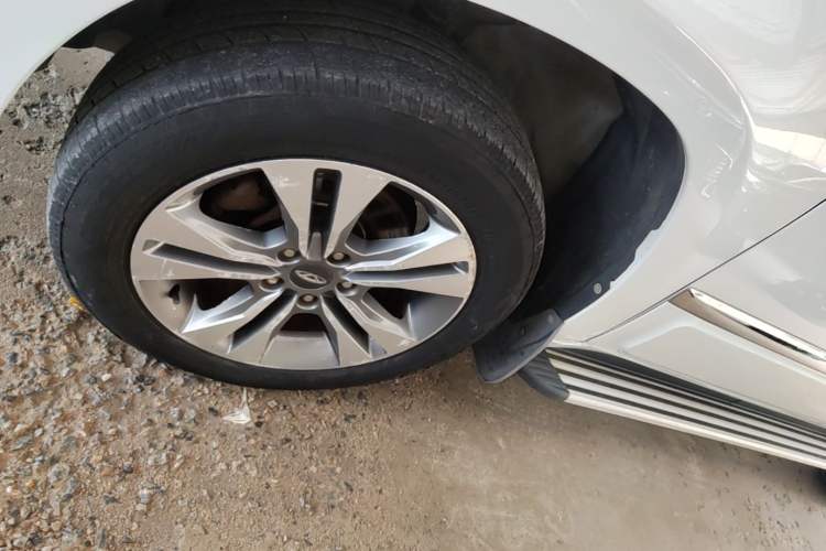 Used Chery Tiggo 3 2015 1.6L CVT ZhiShang Commemorative Edition Left Front Wheel Hub