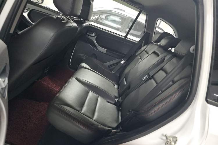 Used Chery Tiggo 3 2015 1.6L CVT ZhiShang Commemorative Edition Left Rear Seat