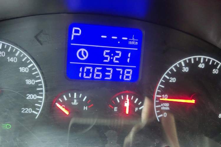Used Chery Tiggo 3 2015 1.6L CVT ZhiShang Commemorative Edition Odometer Close Up