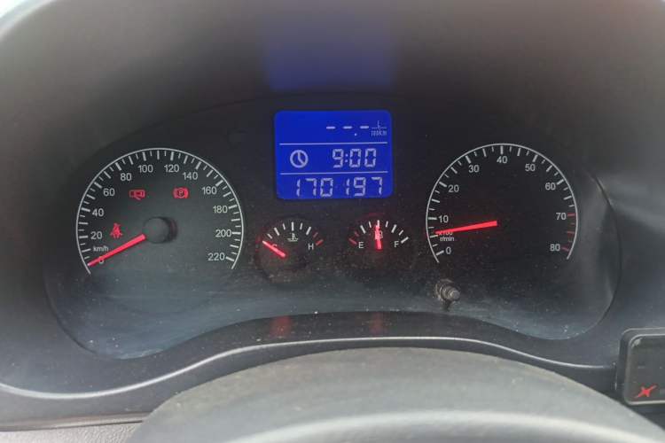 Used Chery Tiggo 3 2015 1.6L Manual Zhishang Commemorative Edition Odometer Close Up