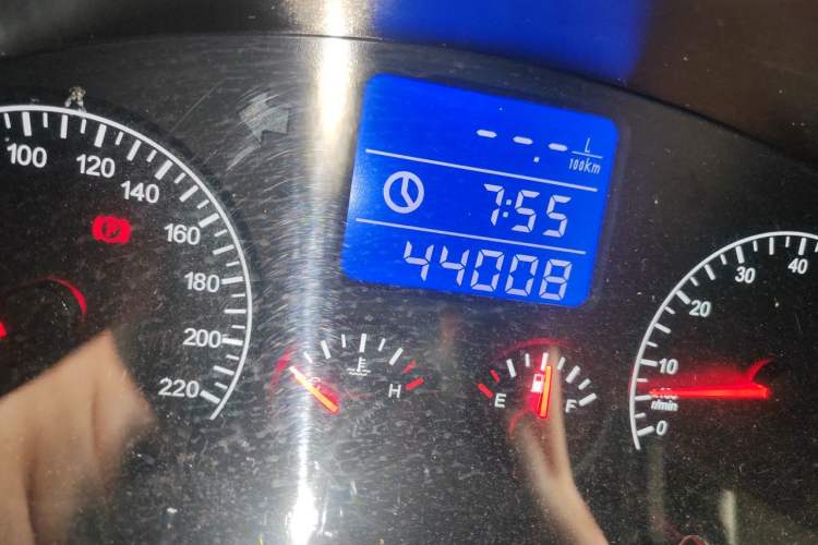 Used Chery Tiggo 3 2015 1.6L Manual Zhishang Commemorative Edition Odometer Close Up
