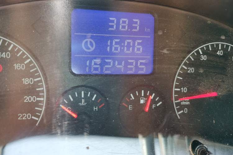 Used Chery Tiggo 3 2015 1.6L Manual Zhishang Sport Edition Odometer Close Up