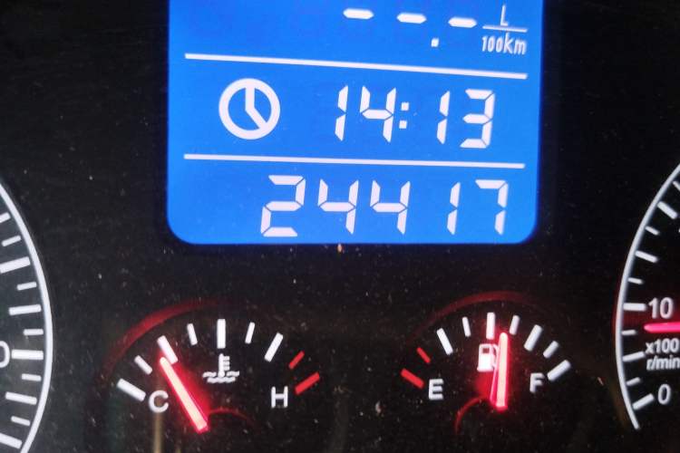 Used Chery Tiggo 3 2015 1.6L Manual Zhishang Commemorative Edition Odometer Close Up