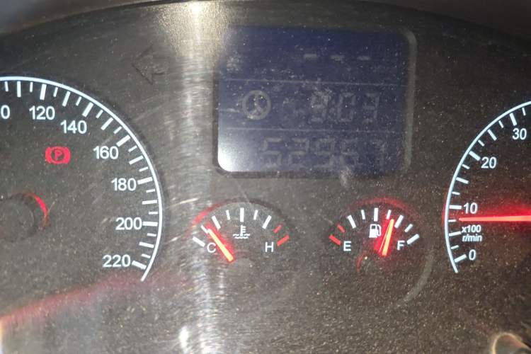 Used Chery Tiggo 3 2015 1.6L Manual Zhishang Sport Edition Odometer Close Up