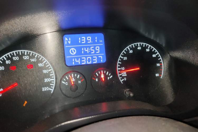 Used Chery Tiggo 3 2015 1.6L CVT ZhiShang Commemorative Edition Odometer Close Up