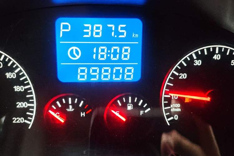 Used Chery Tiggo 3 2015 1.6L CVT ZhiShang Commemorative Edition Odometer Close Up