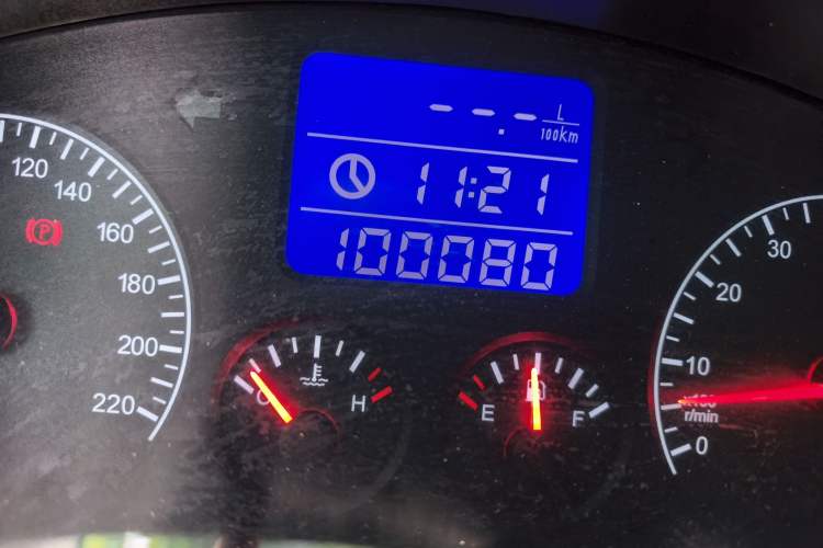 Used Chery Tiggo 3 2015 1.6L Manual Zhishang Commemorative Edition Odometer Close Up