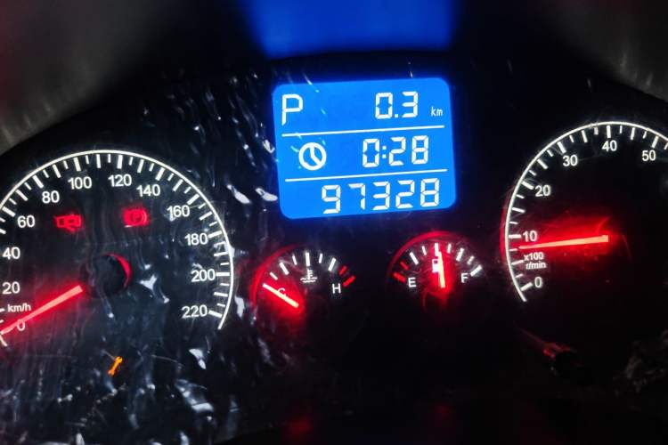 Used Chery Tiggo 3 2015 1.6L CVT ZhiShang Sport Edition Odometer Close Up