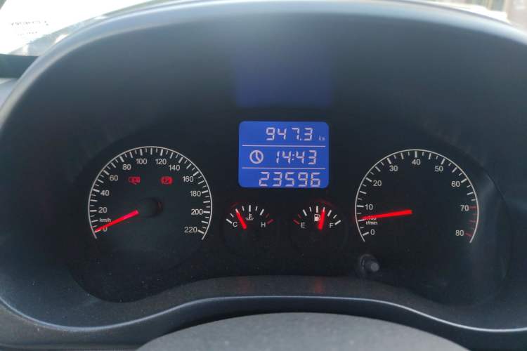 Used Chery Tiggo 3 2015 1.6L Manual Zhishang Commemorative Edition Odometer Close Up