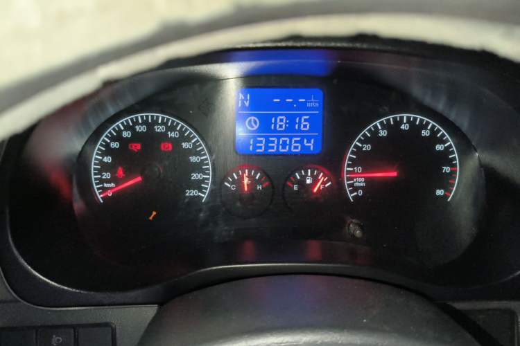 Used Chery Tiggo 3 2015 1.6L CVT ZhiShang Sport Edition Odometer Close Up