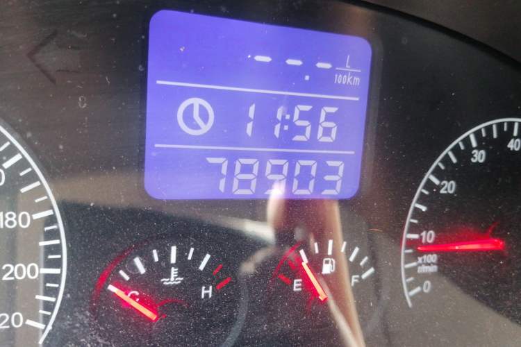 Used Chery Tiggo 3 2015 1.6L Manual Zhishang Commemorative Edition Odometer Close Up
