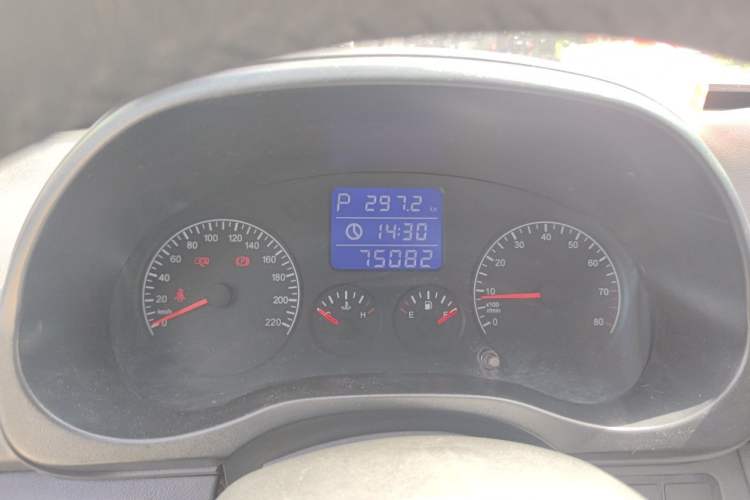 Used Chery Tiggo 3 2015 1.6L CVT ZhiShang Commemorative Edition Odometer Close Up