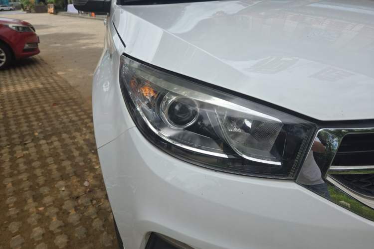 Used Chery Tiggo 3 2015 1.6L Manual Luxury Commemorative Edition Right Front Headlight
