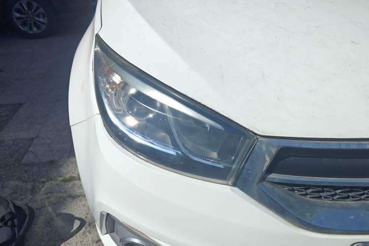 Used Chery Tiggo 3 2015 1.6L CVT ZhiShang Commemorative Edition Right Front Headlight