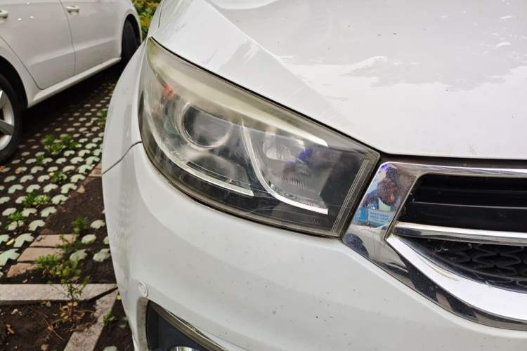 Used Chery Tiggo 3 2015 1.6L CVT ZhiShang Commemorative Edition Right Front Headlight