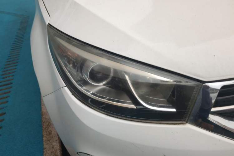 Used Chery Tiggo 3 2015 1.6L CVT ZhiShang Sport Edition Right Front Headlight