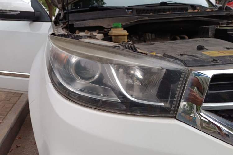Used Chery Tiggo 3 2015 1.6L CVT ZhiShang Commemorative Edition Right Front Headlight