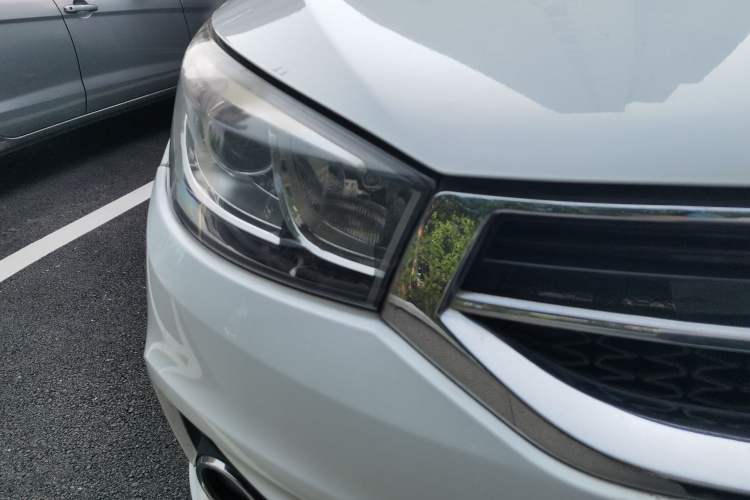 Used Chery Tiggo 3 2015 1.6L CVT ZhiShang Commemorative Edition Right Front Headlight