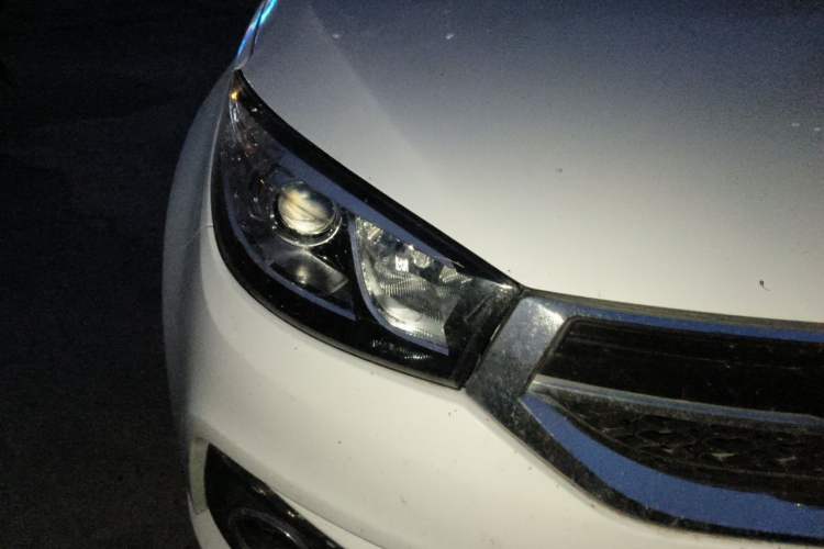 Used Chery Tiggo 3 2015 1.6L CVT ZhiShang Sport Edition Right Front Headlight
