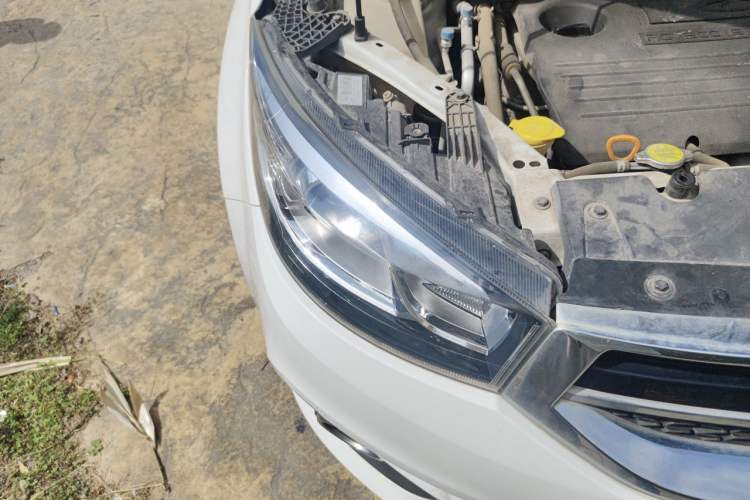 Used Chery Tiggo 3 2015 1.6L CVT ZhiShang Commemorative Edition Right Front Headlight