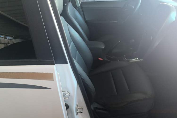 Used Chery Tiggo 3 2015 1.6L Manual Zhishang Commemorative Edition Right Front Seat