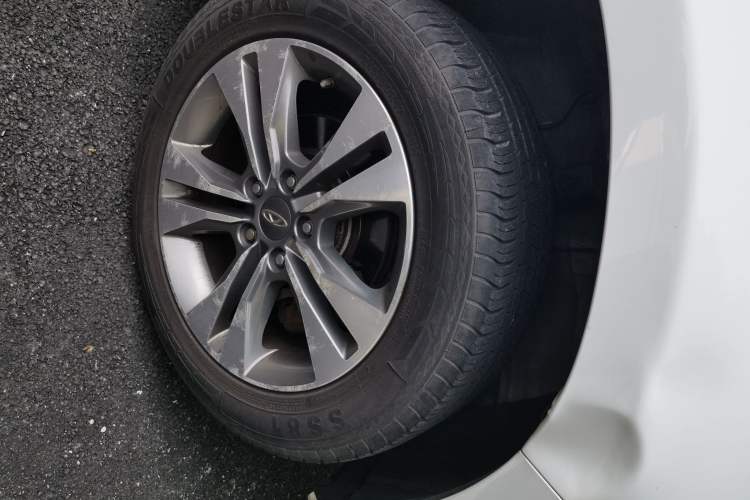 Used Chery Tiggo 3 2015 1.6L CVT ZhiShang Commemorative Edition Right Front Wheel Hub