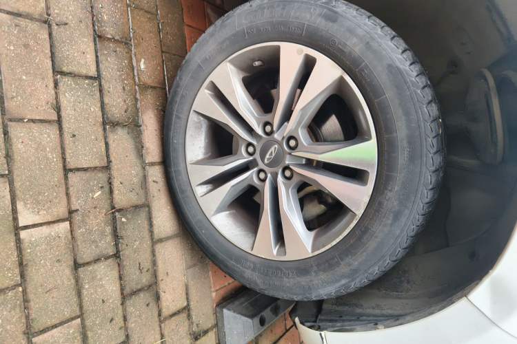 Used Chery Tiggo 3 2015 1.6L Manual Fashion Sport Edition Right Front Wheel Hub