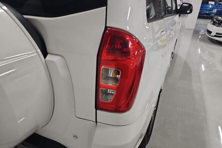 Used Chery Tiggo 3 2015 1.6L CVT ZhiShang Commemorative Edition Right Rear Taillight