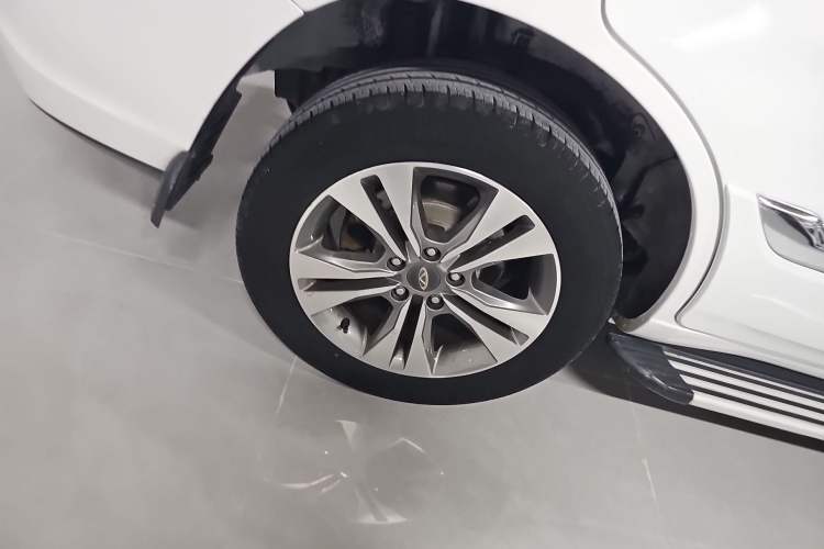 Used Chery Tiggo 3 2015 1.6L CVT ZhiShang Commemorative Edition Right Rear Wheel Hub