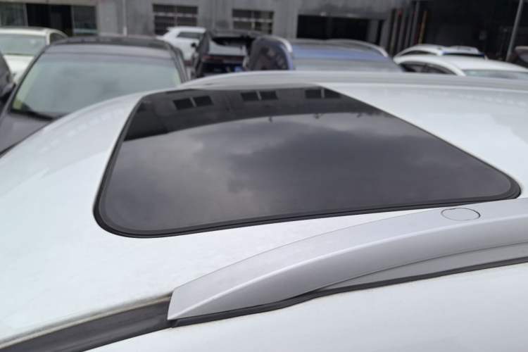 Used Chery Tiggo 3 2015 1.6L CVT ZhiShang Sport Edition Roof
