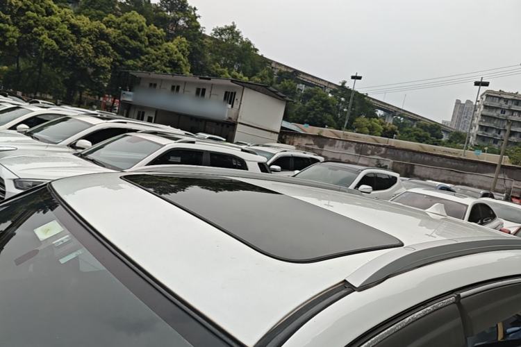 Used Chery Tiggo 3 2015 1.6L CVT ZhiShang Sport Edition Roof