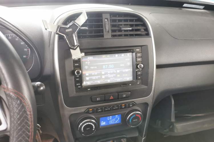 Used Chery Tiggo 3 2015 1.6L Manual Zhishang Sport Edition Audio And AC Panel
